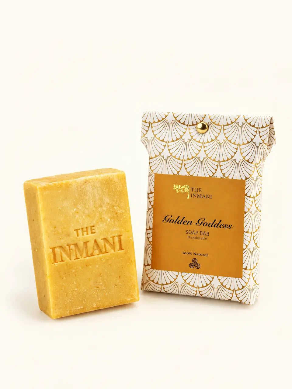 THE INMANI Golden Goddess Ansigtssæbe. En koldpresset, naturlig rensebar med gurkemeje og havre, der giver glød og ro til sensitiv hud.